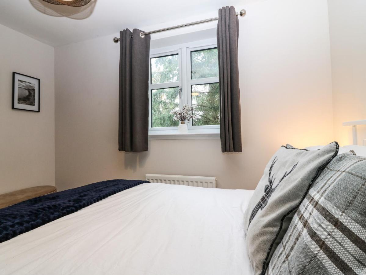 11 Ambleside Court