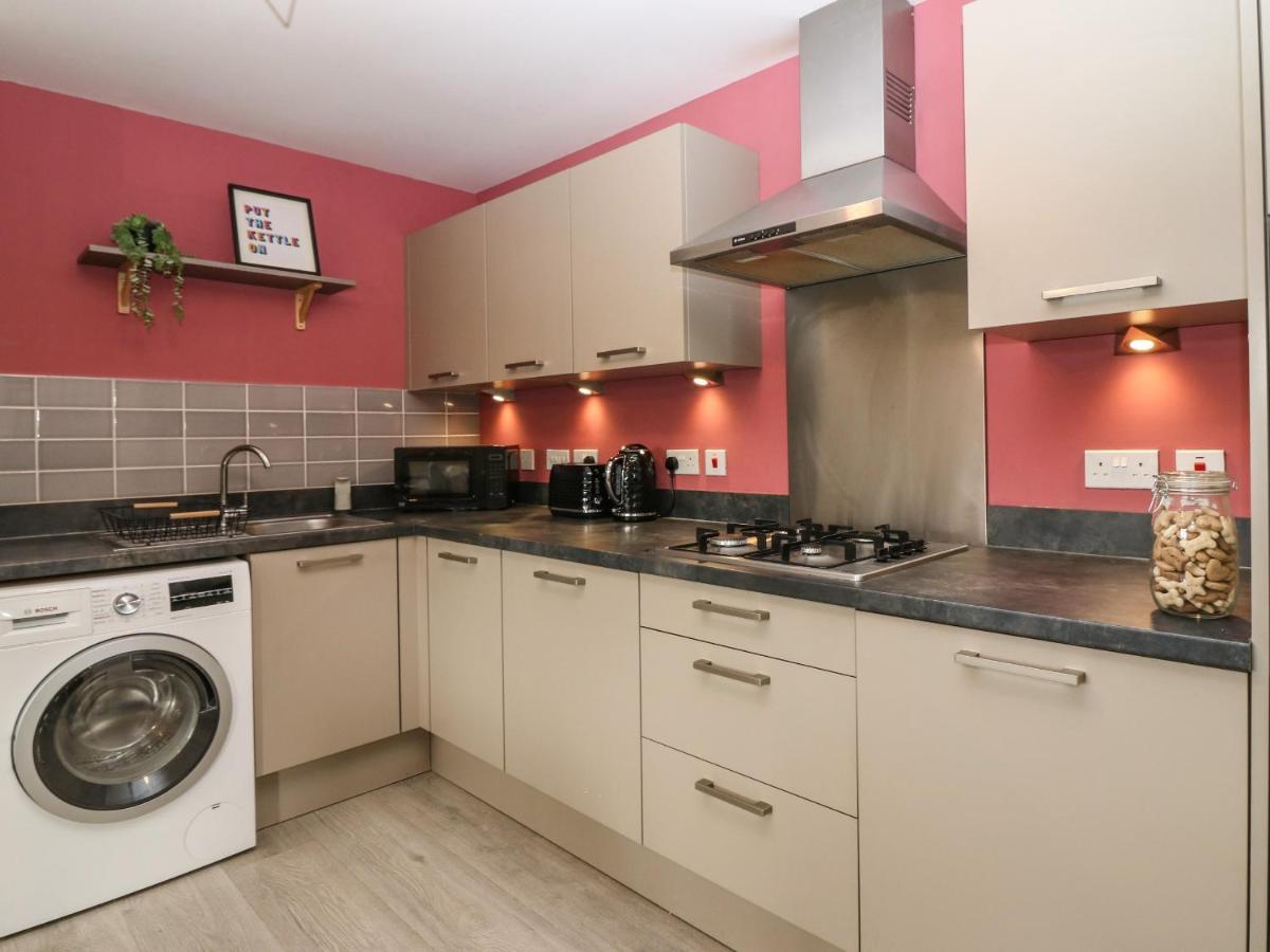 11 Ambleside Court Apartment
